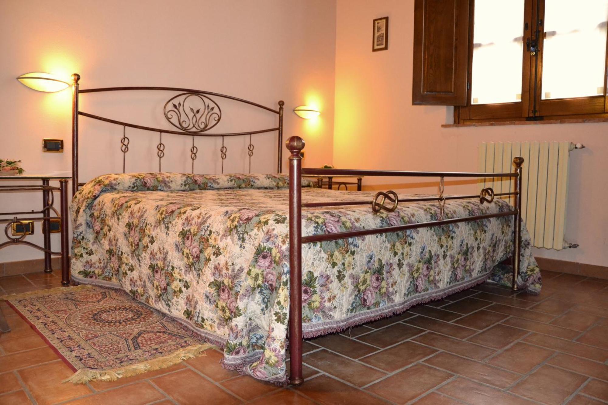 Agriturismo Sanguineto Acquaviva  Exterior foto